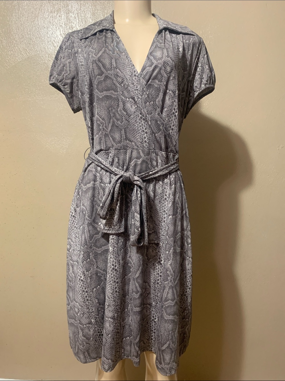 INC International Concepts size L Grey Snake-Print Wrap Midi Dress Tie Belt